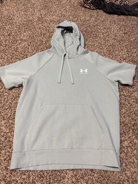 Under Armour Pale Gray Short-Sleeve Hoodie, Size Medium